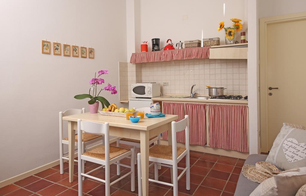 Residence Il Melograno Manerba del Garda Eksteriør bilde